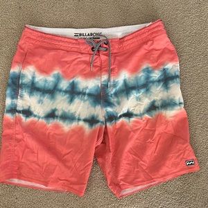 Billabong low tide board shorts red white and blue!